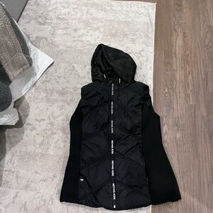 Michael KORS puffer vest with hood